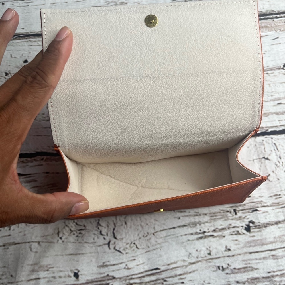 Tory Burch Sunglasses Case - Picture 6 of 6